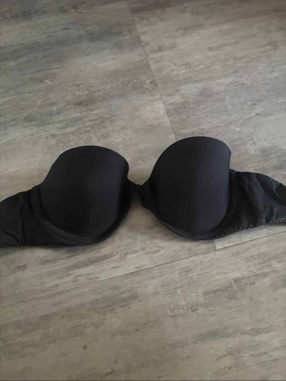 Victoria’s Secret Black Strapless Push-Up Bra
